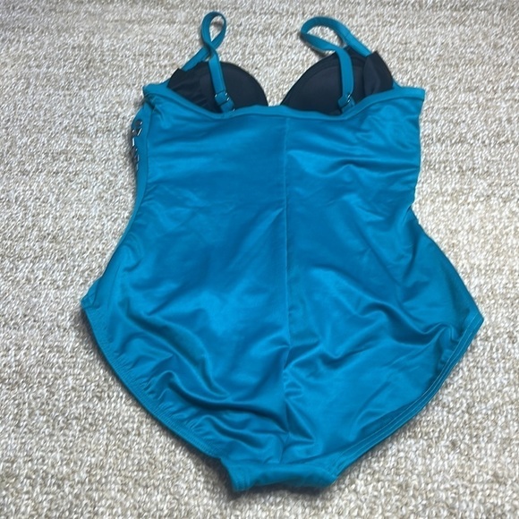 Magicsuit Studmuffin Lauren swimsuit in turquoise green - Picture 7 of 12